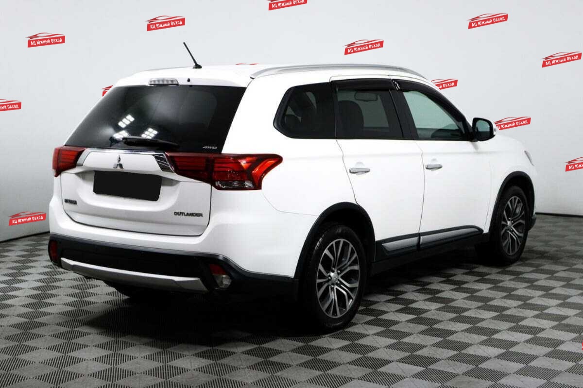 Купить Mitsubishi Outlander с пробегом. Фото: #4