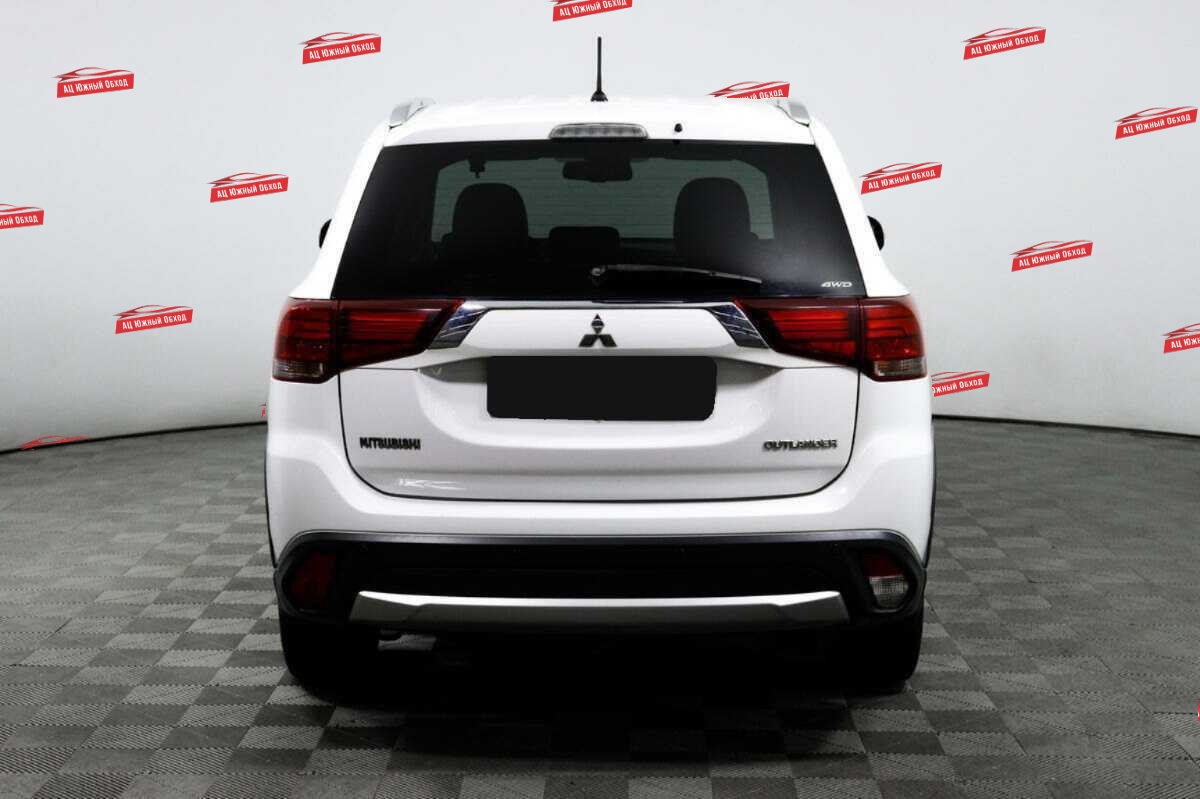 Купить Mitsubishi Outlander с пробегом. Фото: #5