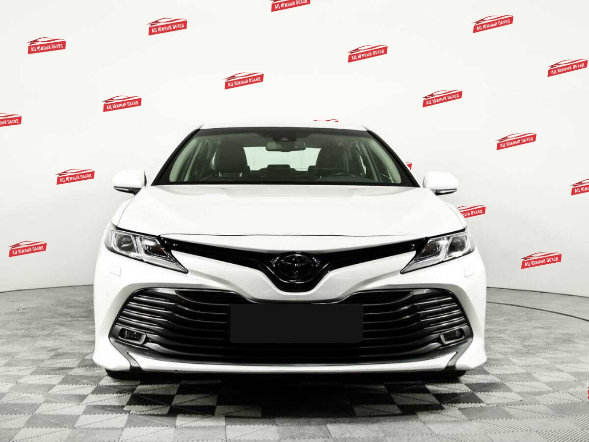 Купить Toyota Camry с пробегом. Фото: #1