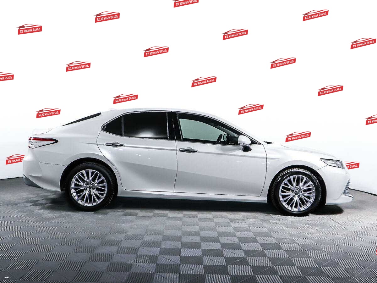 Купить Toyota Camry с пробегом. Фото: #3