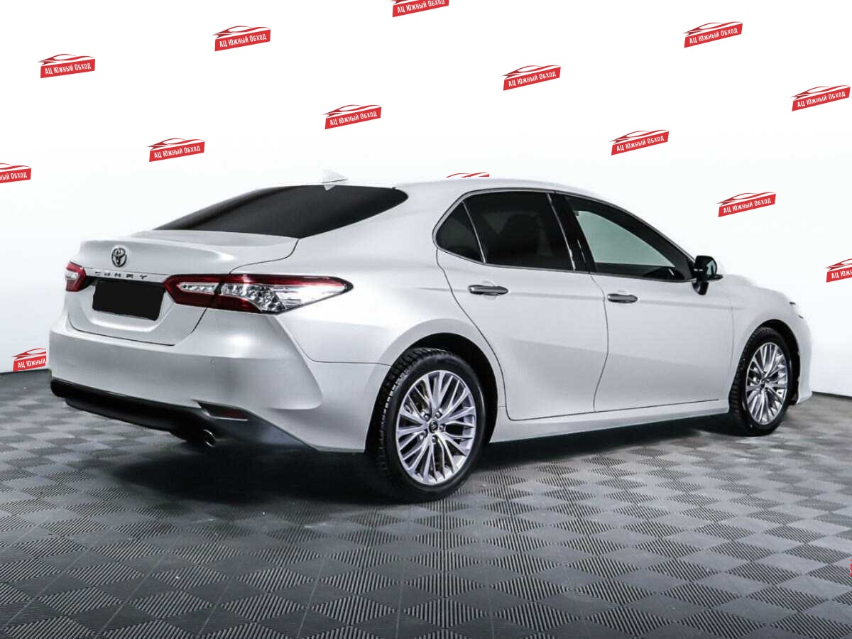 Купить Toyota Camry с пробегом. Фото: #4