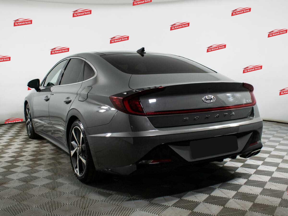 Купить Hyundai Sonata с пробегом. Фото: #4