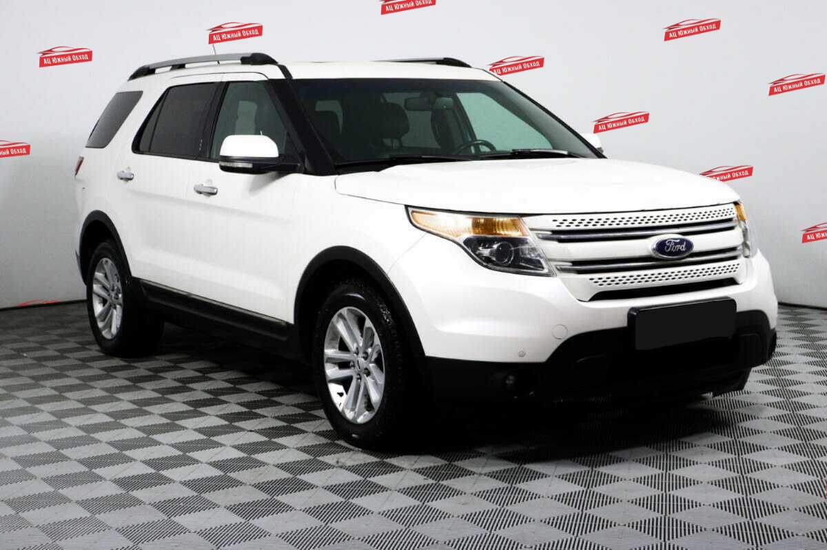 Купить Ford Explorer с пробегом. Фото: #2