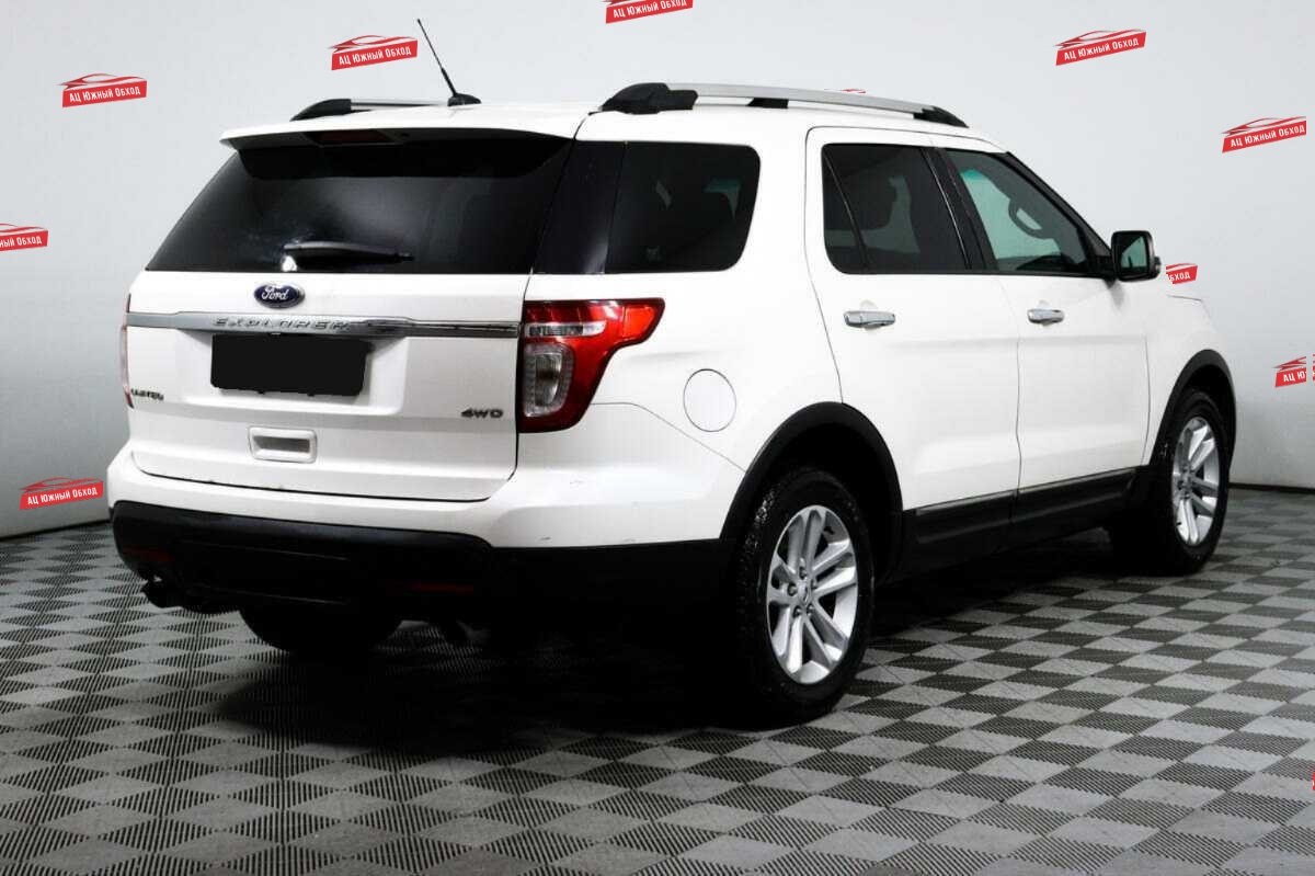 Купить Ford Explorer с пробегом. Фото: #4