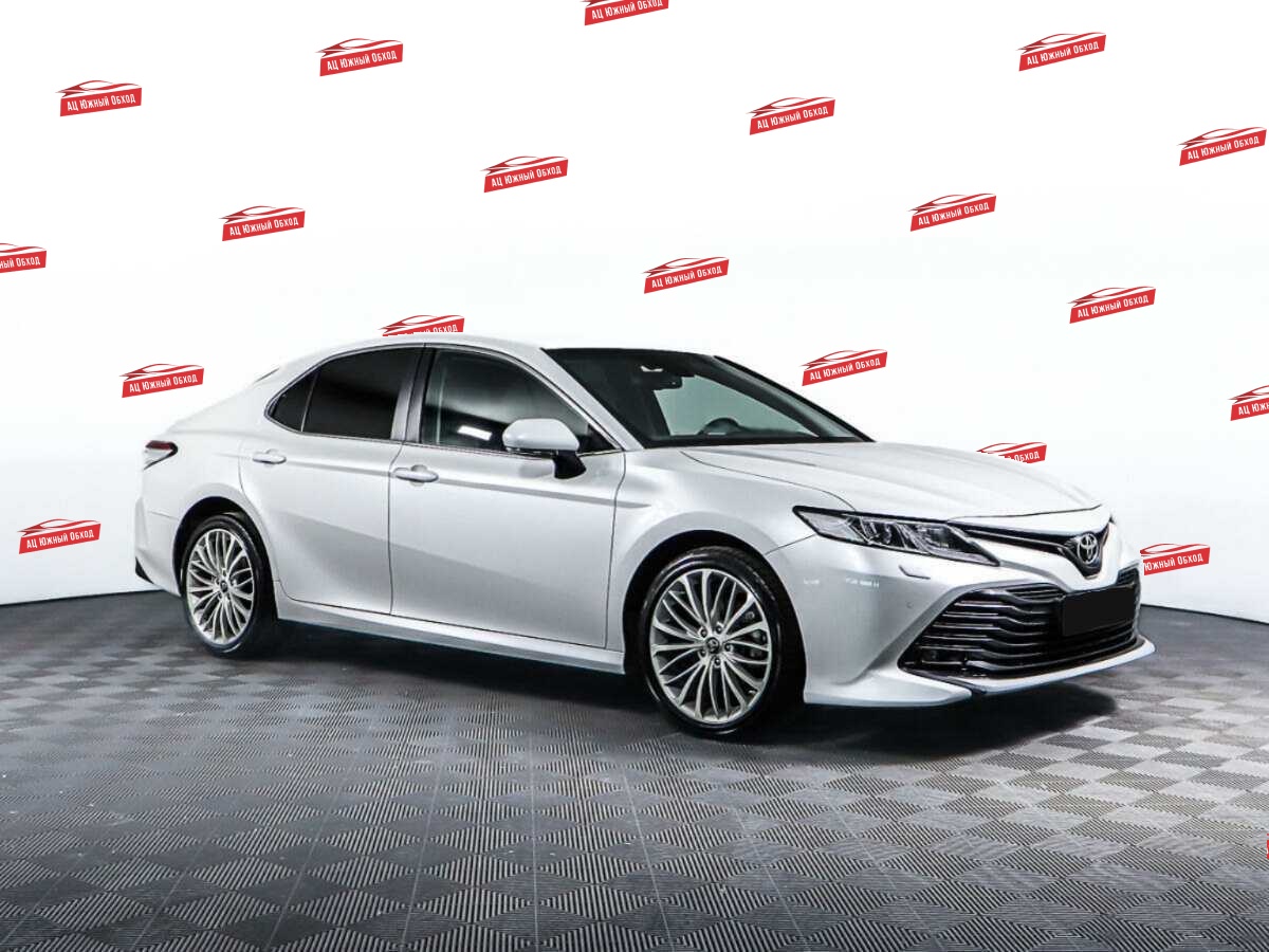 Купить Toyota Camry с пробегом. Фото: #2