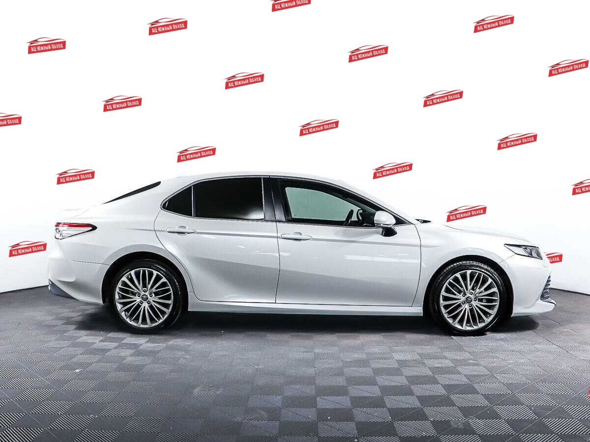 Купить Toyota Camry с пробегом. Фото: #3