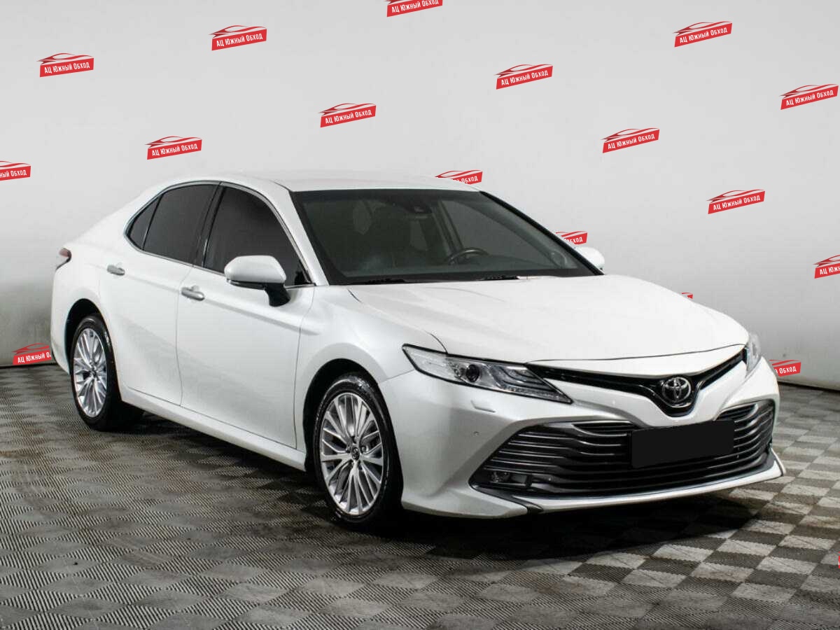 Купить Toyota Camry с пробегом. Фото: #2