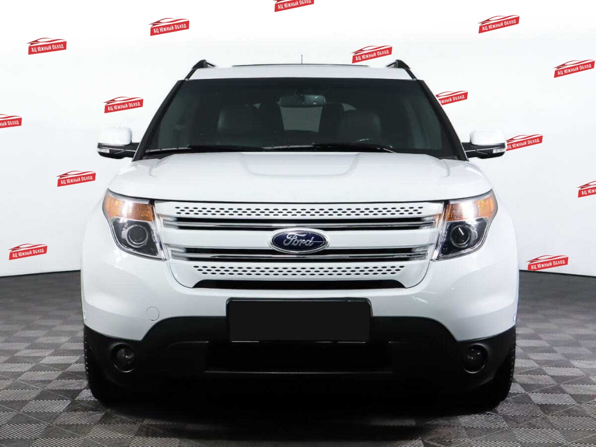 Купить Ford Explorer с пробегом. Фото: #1