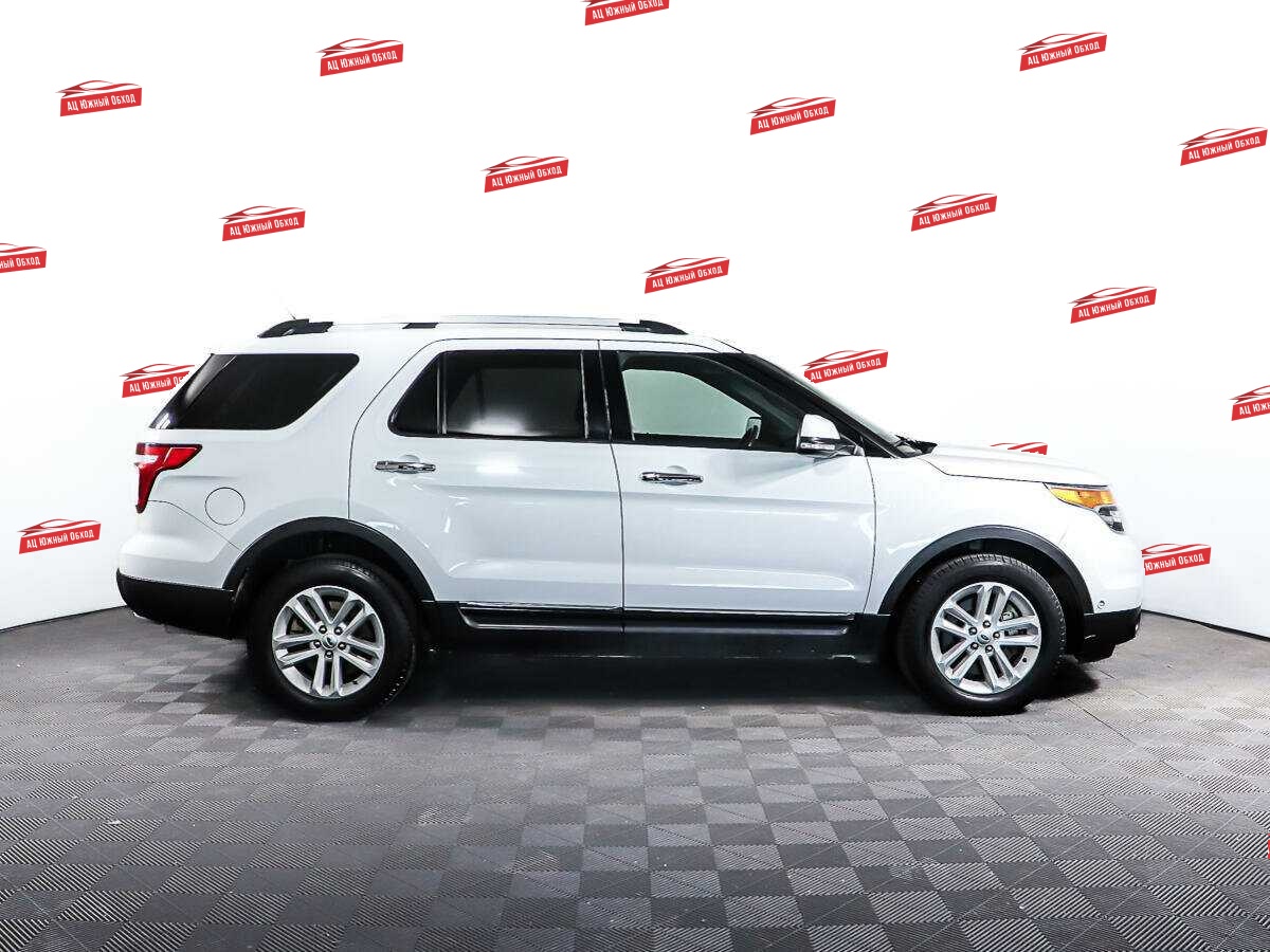 Купить Ford Explorer с пробегом. Фото: #3