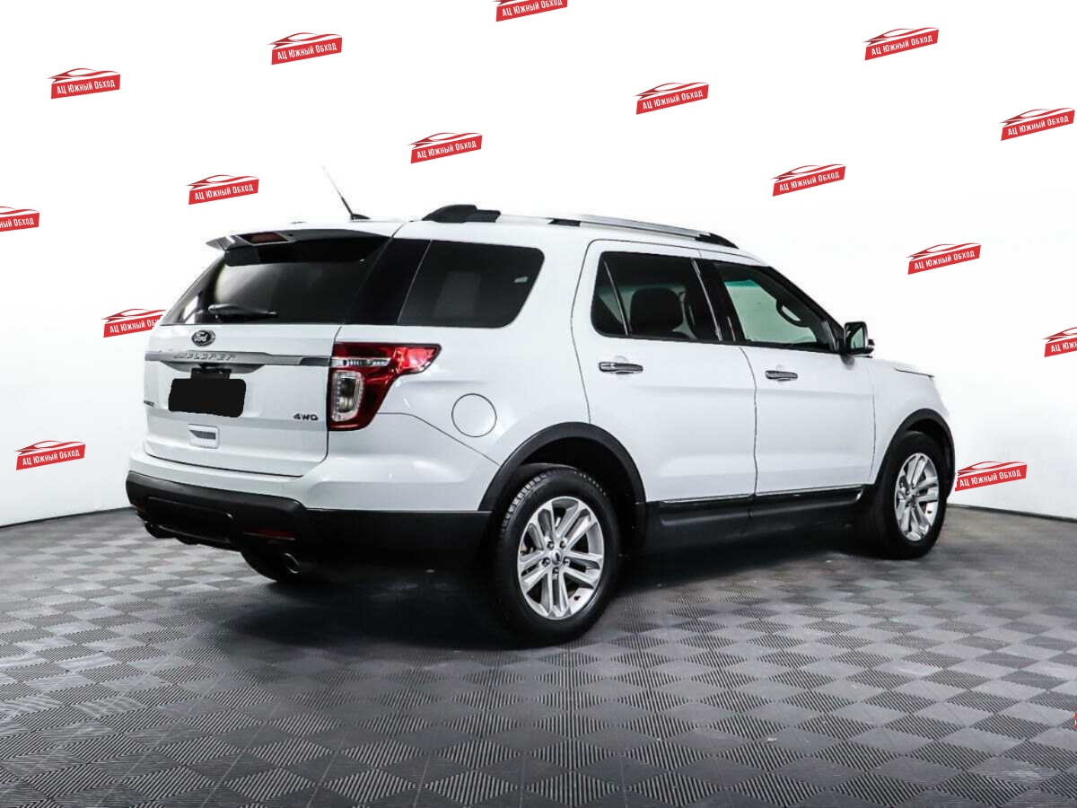 Купить Ford Explorer с пробегом. Фото: #4