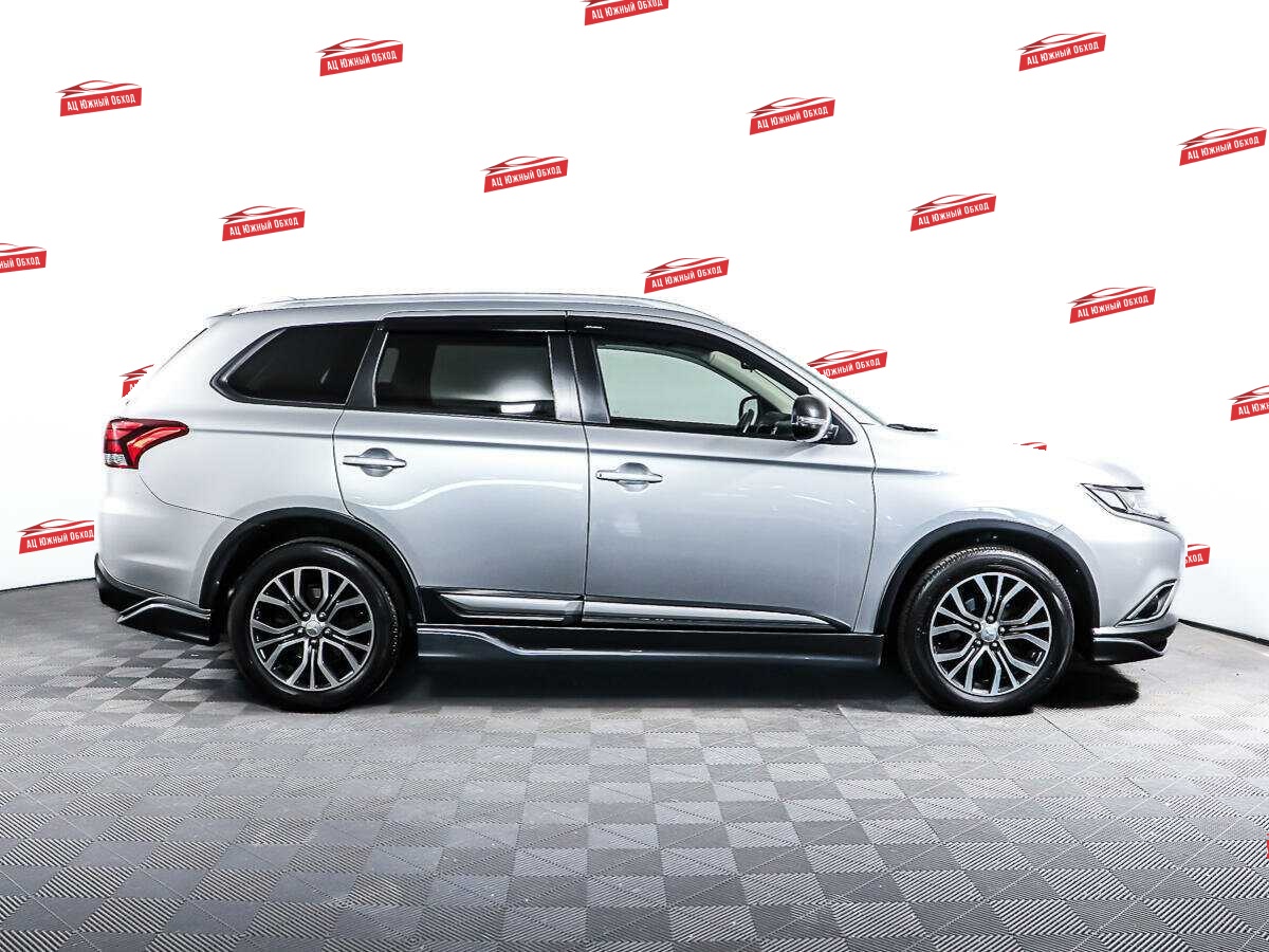 Купить Mitsubishi Outlander с пробегом. Фото: #3