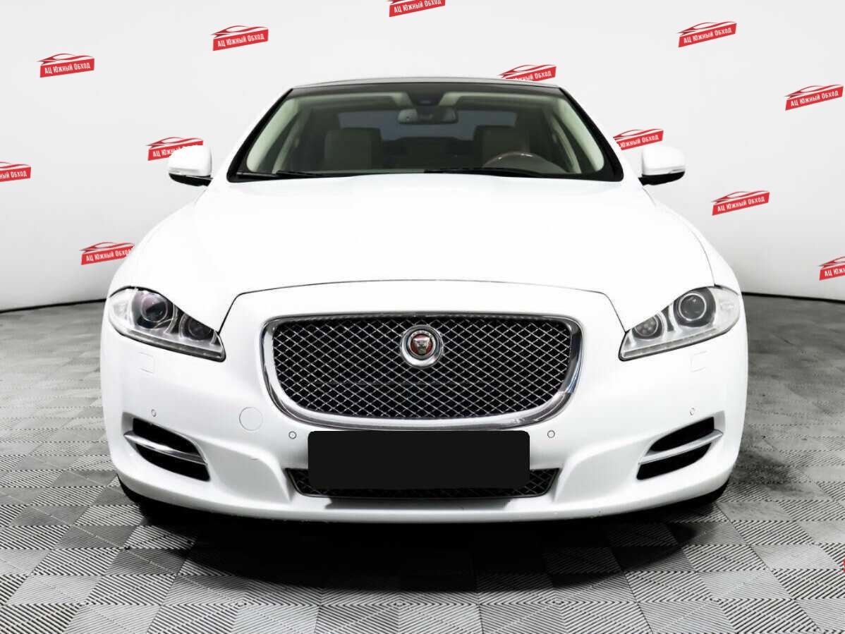 Купить Jaguar XJ с пробегом. Фото: #1