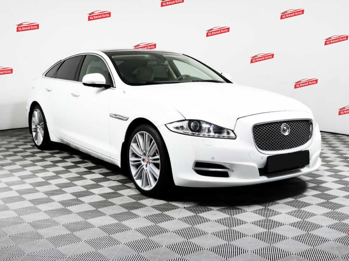 Купить Jaguar XJ с пробегом. Фото: #2