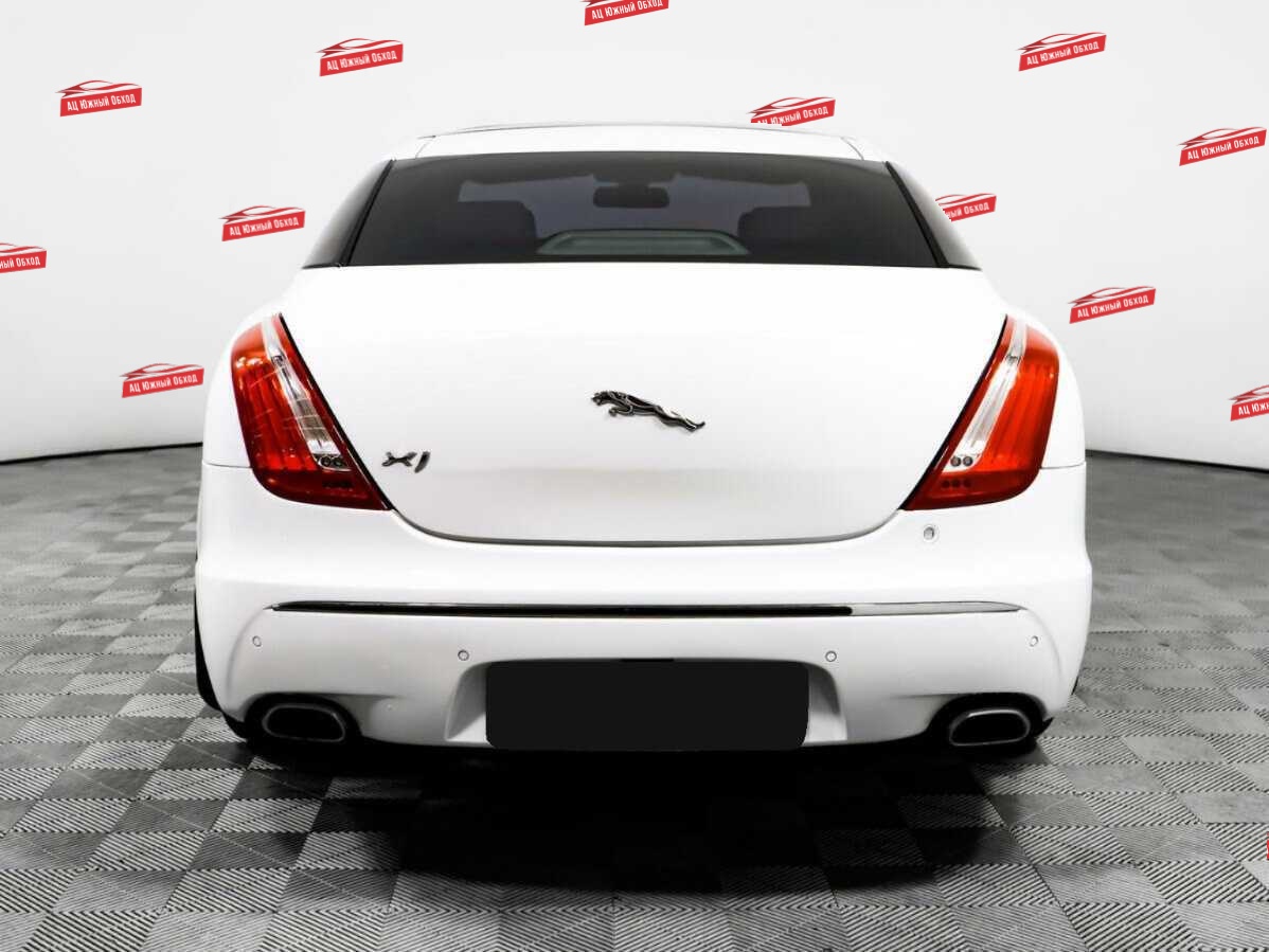 Купить Jaguar XJ с пробегом. Фото: #4
