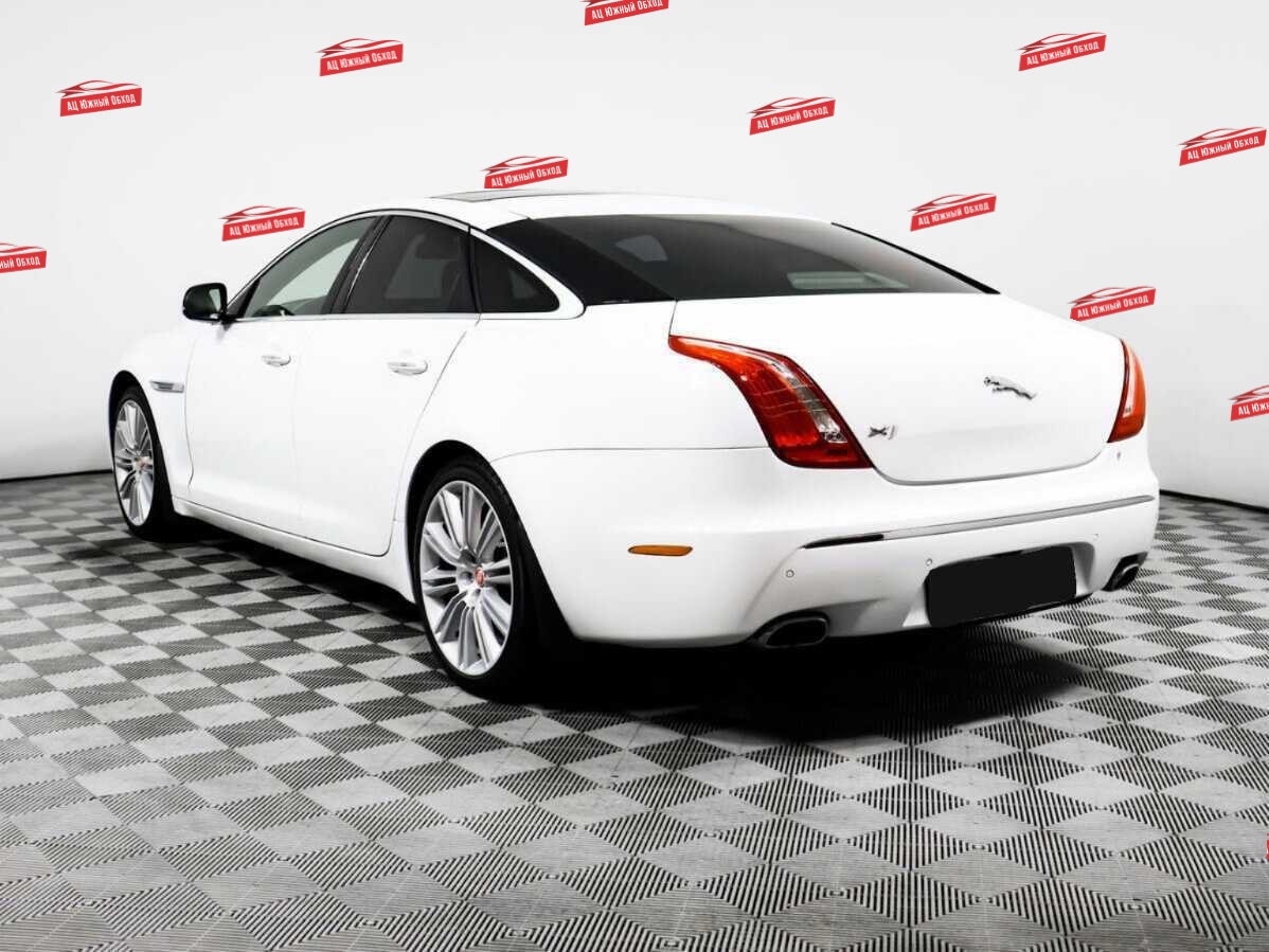 Купить Jaguar XJ с пробегом. Фото: #5