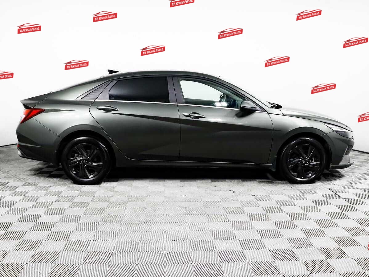 Купить Hyundai Elantra с пробегом. Фото: #3