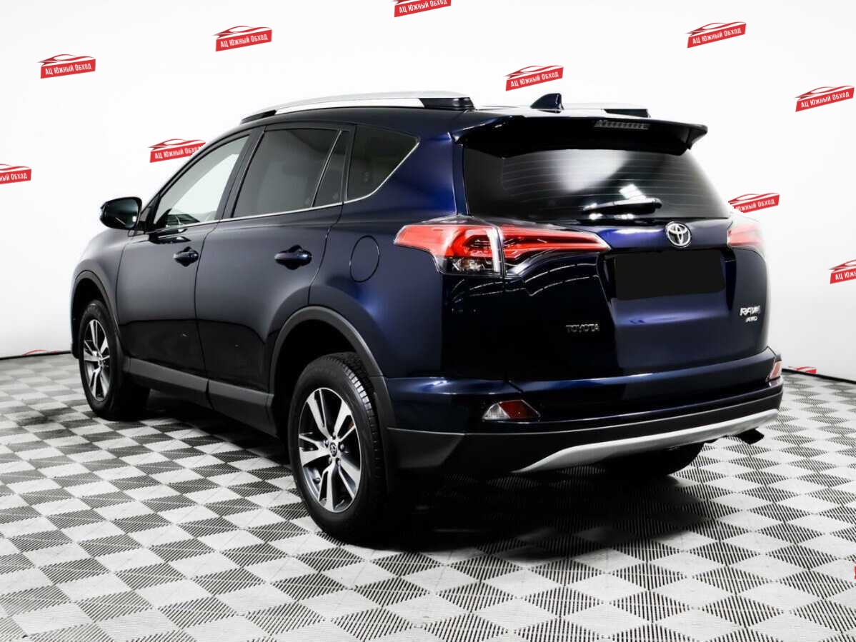 Купить Toyota RAV4 с пробегом. Фото: #4