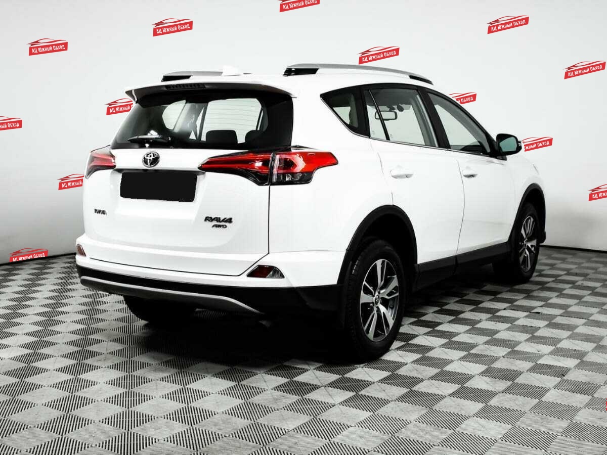 Купить Toyota RAV4 с пробегом. Фото: #4