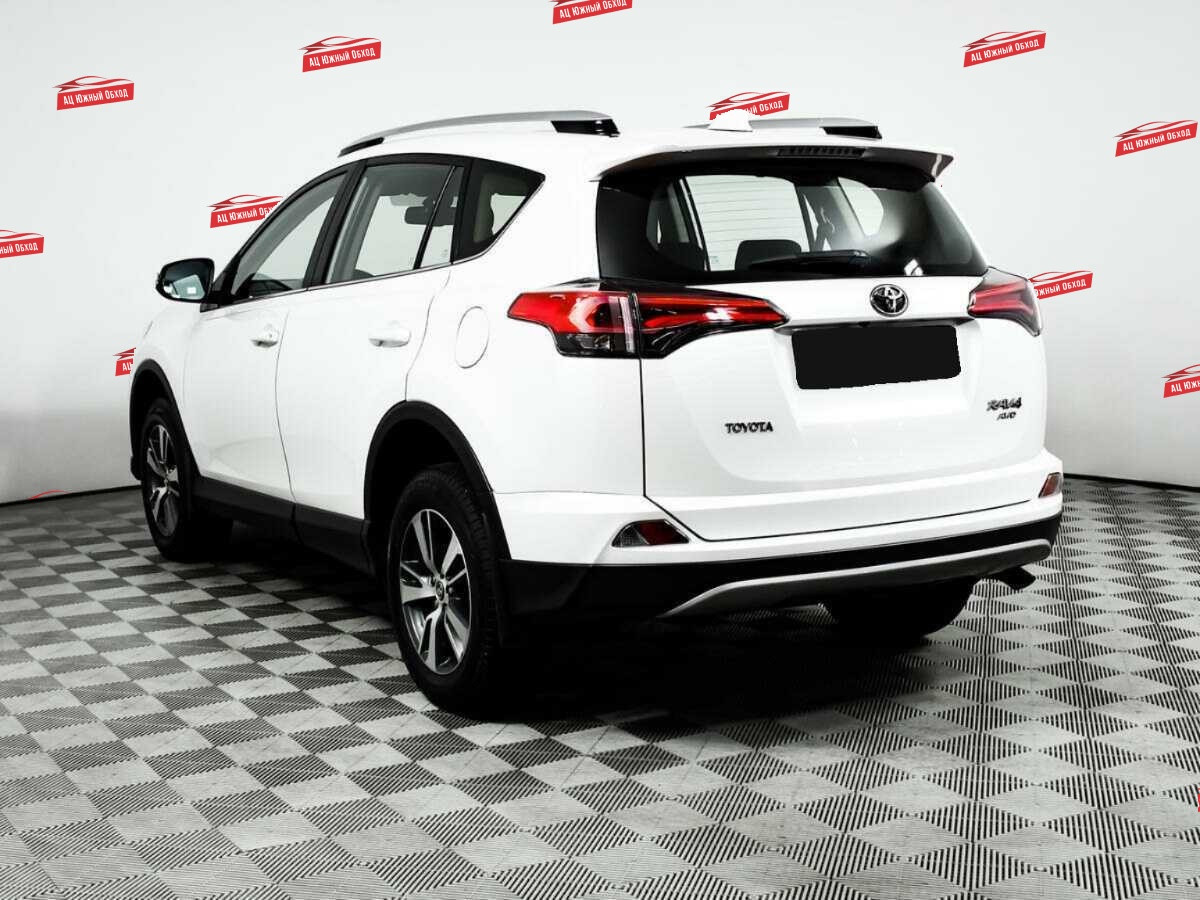 Купить Toyota RAV4 с пробегом. Фото: #6