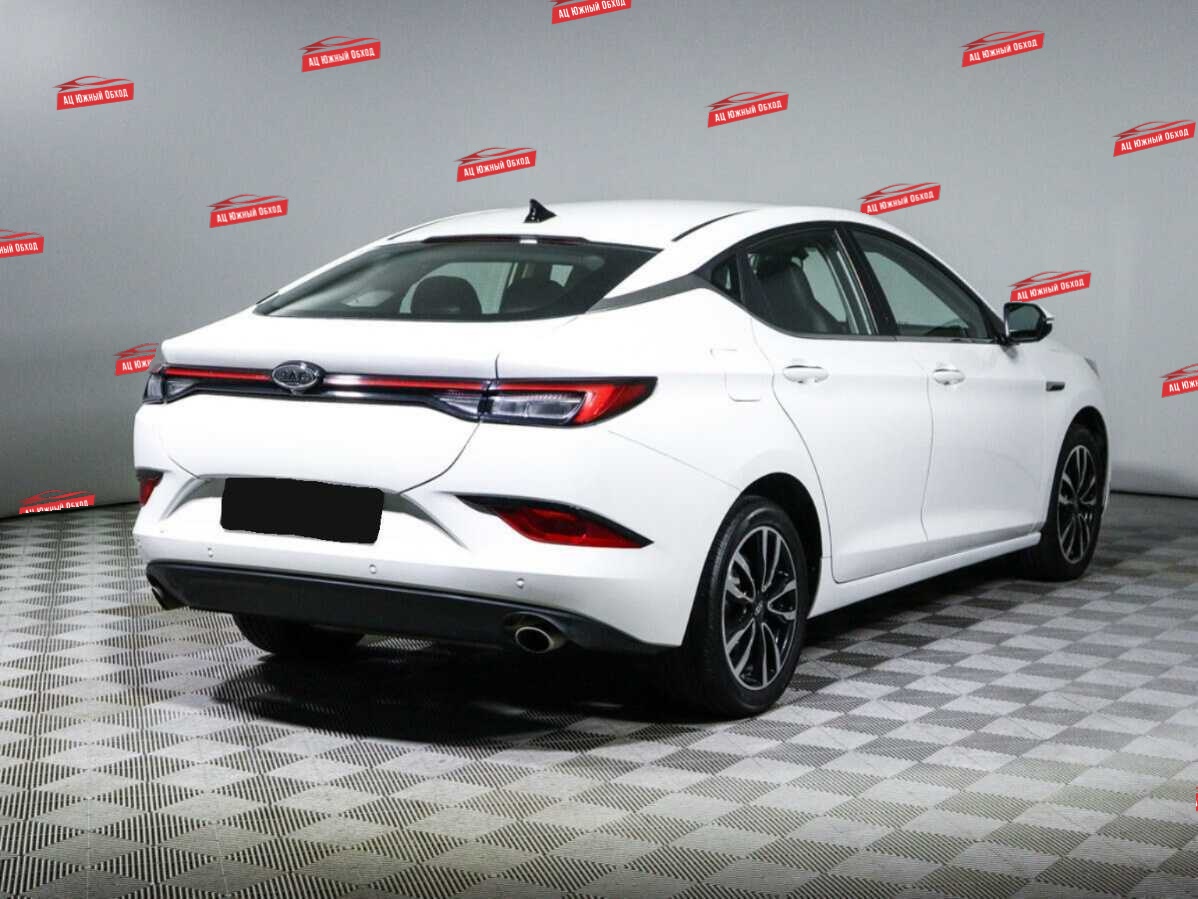 Купить JAC J7 с пробегом. Фото: #3