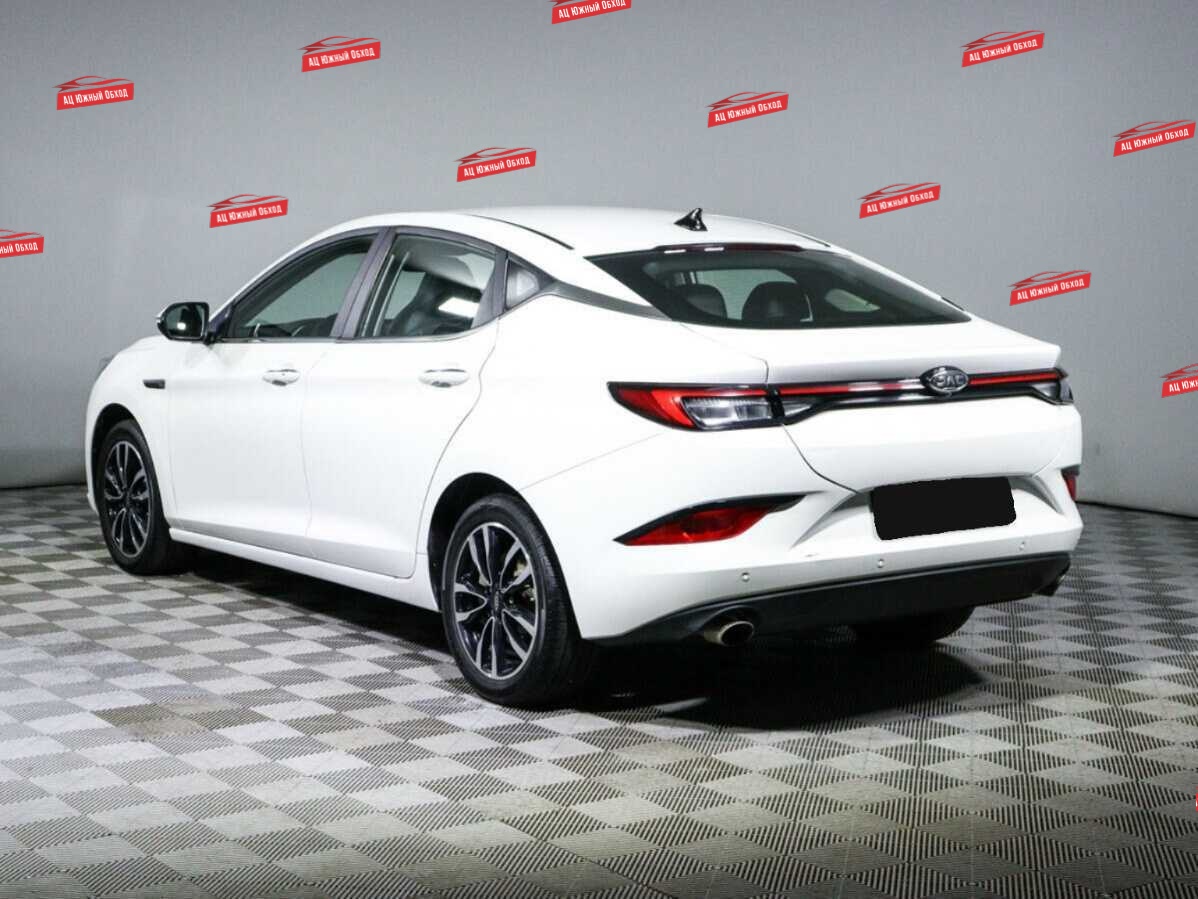 Купить JAC J7 с пробегом. Фото: #5