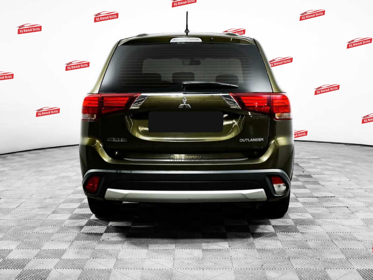 Купить Mitsubishi Outlander с пробегом. Фото: #4