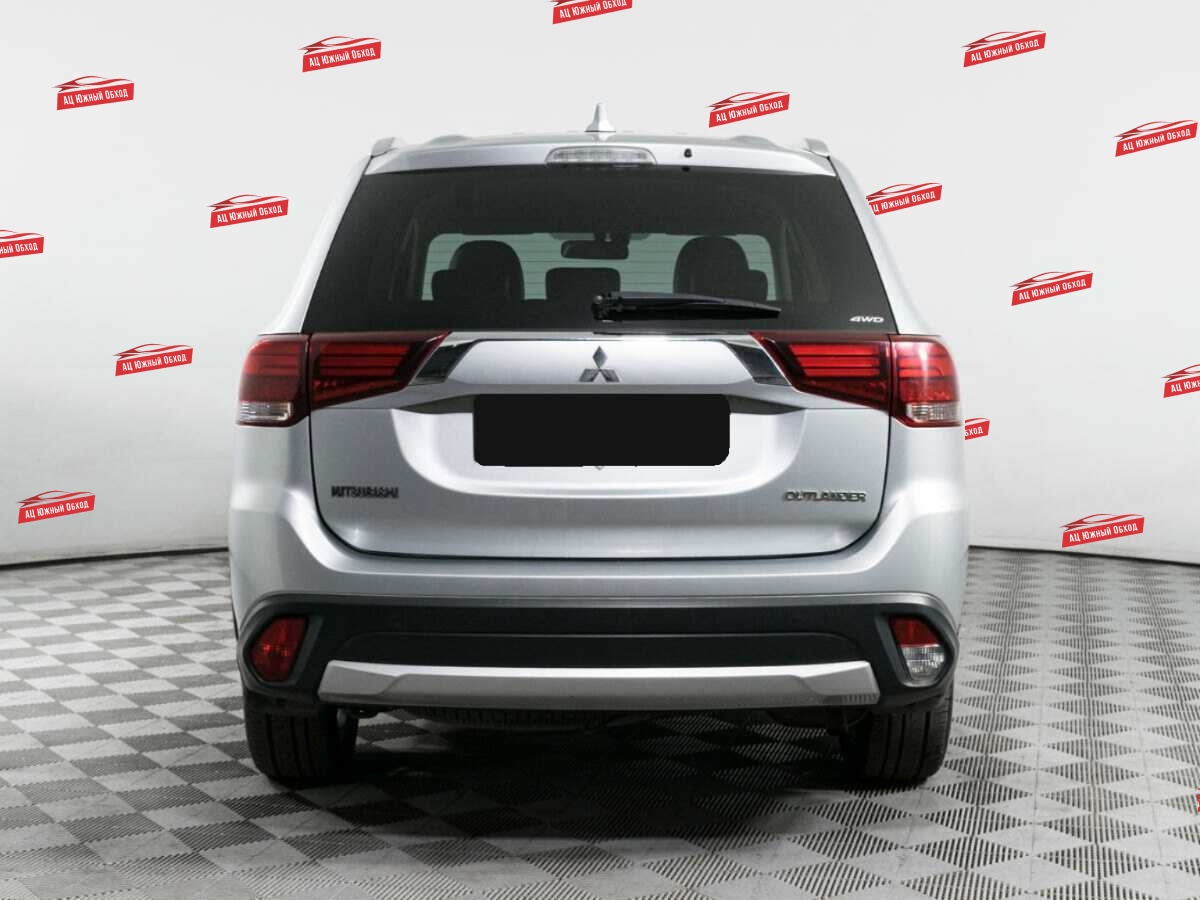 Купить Mitsubishi Outlander с пробегом. Фото: #4