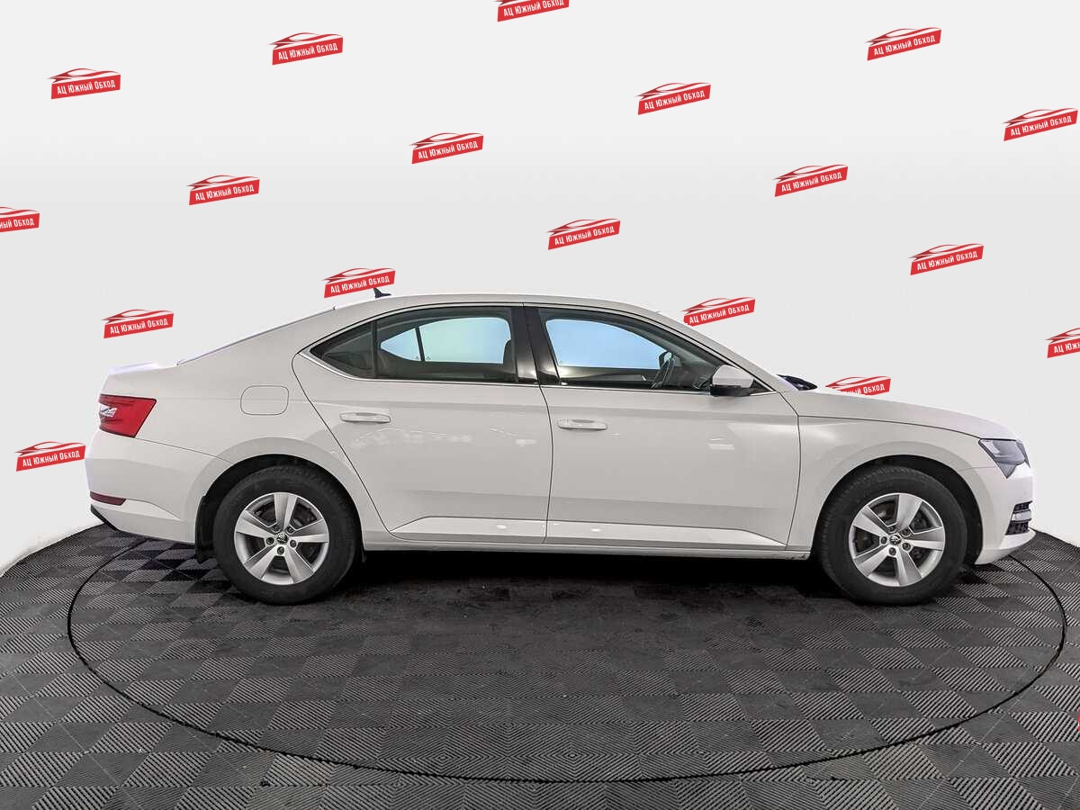 Купить Skoda Superb с пробегом. Фото: #3