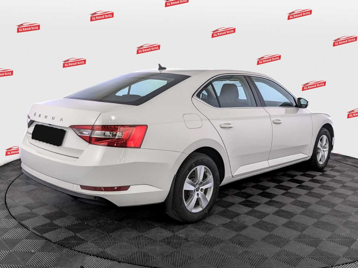 Купить Skoda Superb с пробегом. Фото: #4