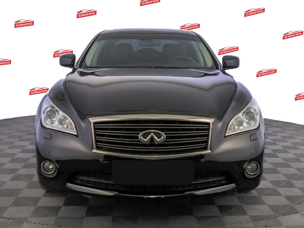 Купить Infiniti Q70 с пробегом. Фото: #1
