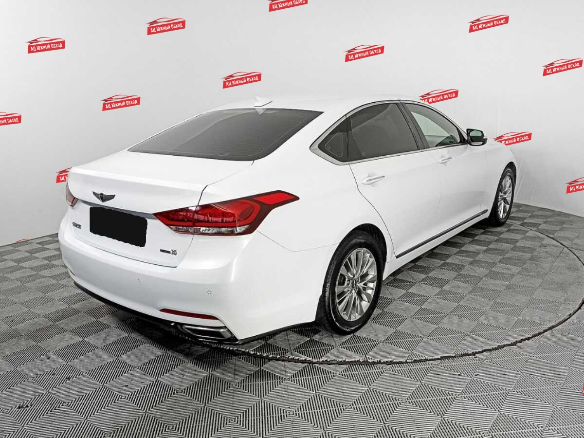 Купить Hyundai Genesis с пробегом. Фото: #4