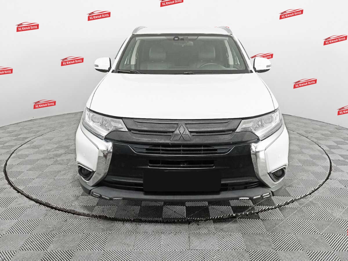 Купить Mitsubishi Outlander с пробегом. Фото: #1