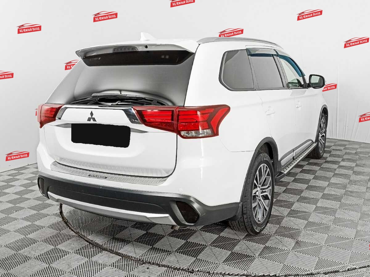 Купить Mitsubishi Outlander с пробегом. Фото: #4