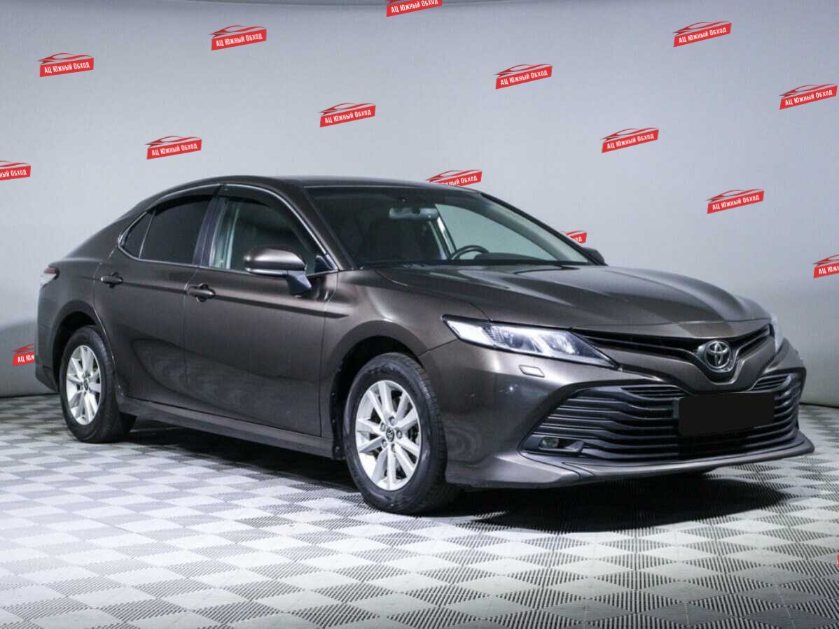 Купить Toyota Camry с пробегом. Фото: #2