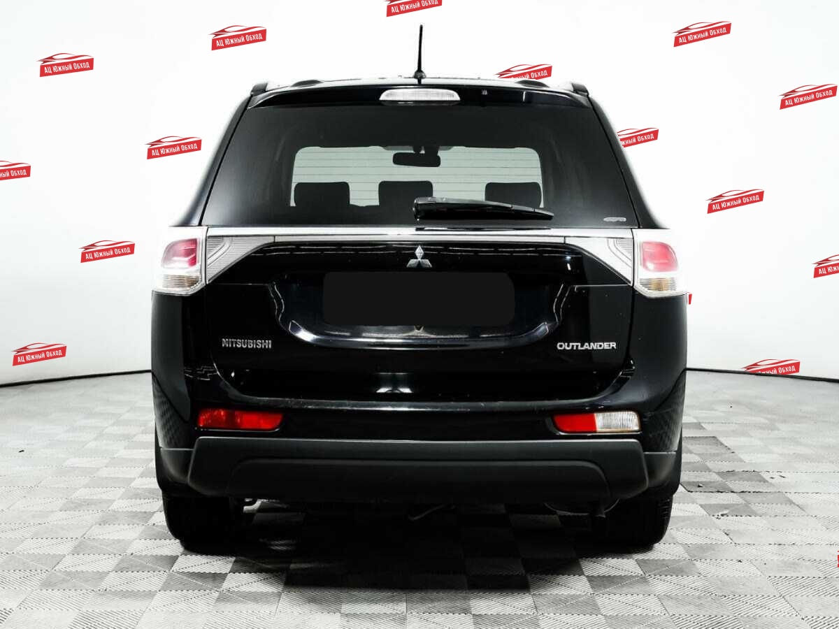 Купить Mitsubishi Outlander с пробегом. Фото: #4
