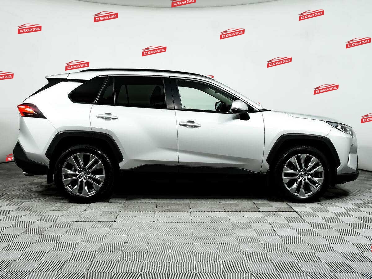 Купить Toyota RAV4 с пробегом. Фото: #3