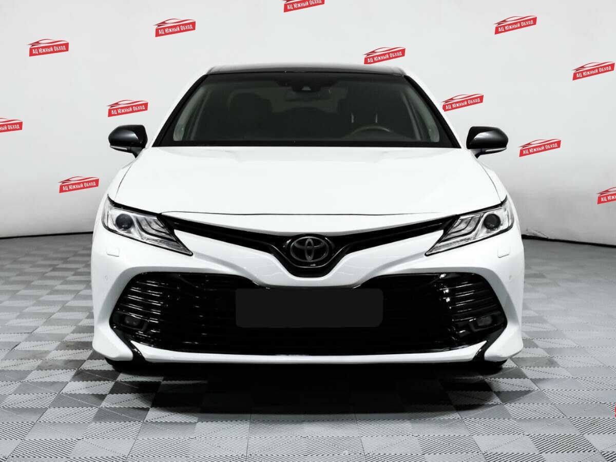Купить Toyota Camry с пробегом. Фото: #1