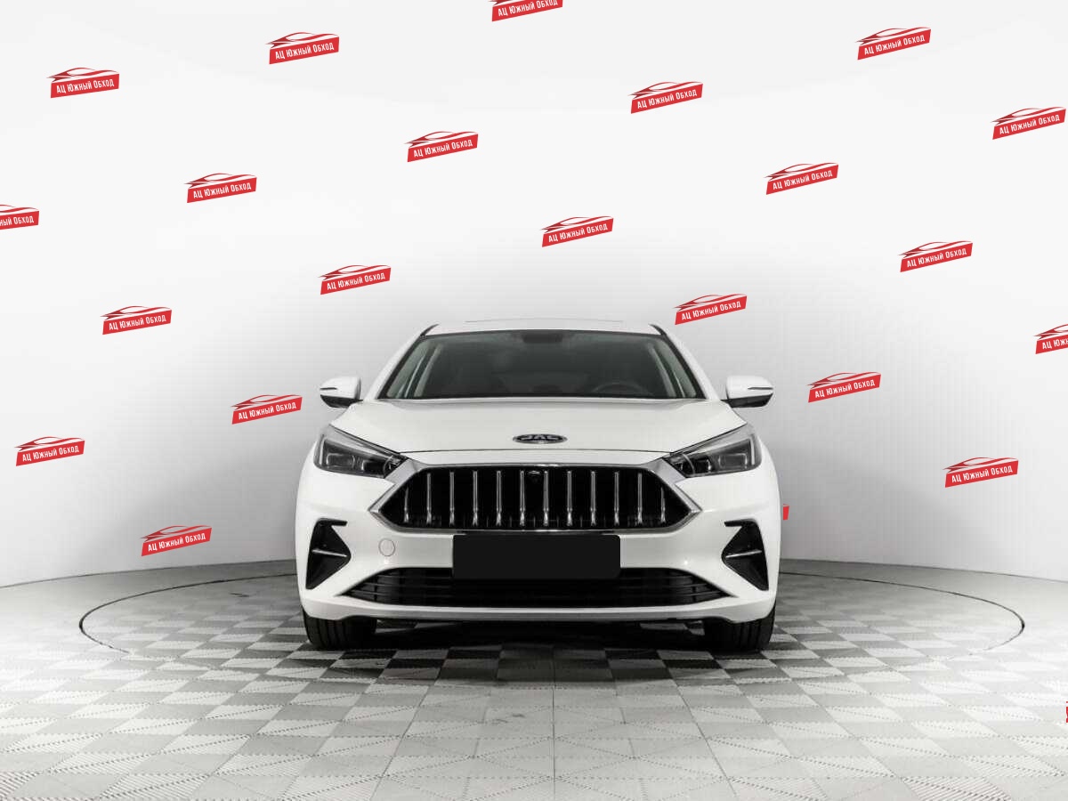 Купить JAC J7 с пробегом. Фото: #1