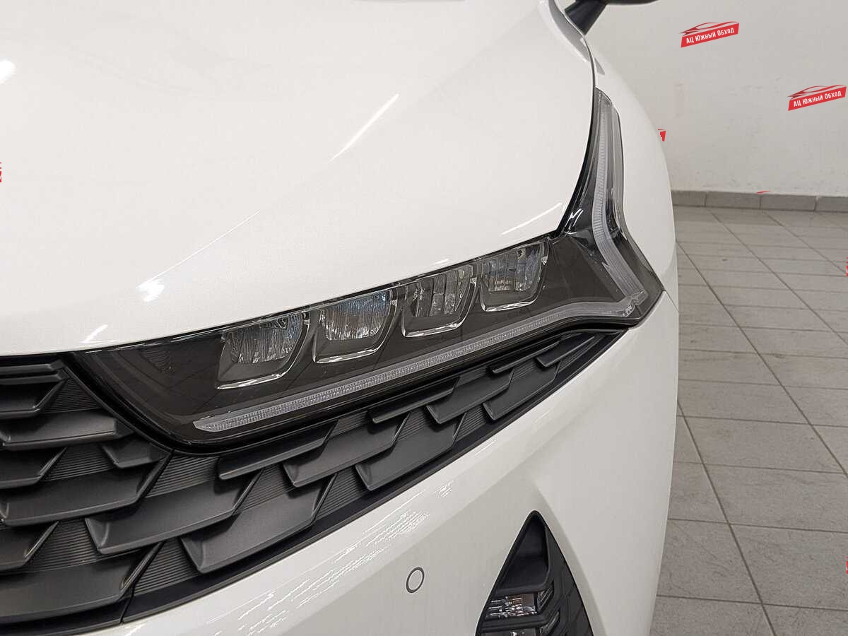 Купить Kia K5 с пробегом. Фото: #9