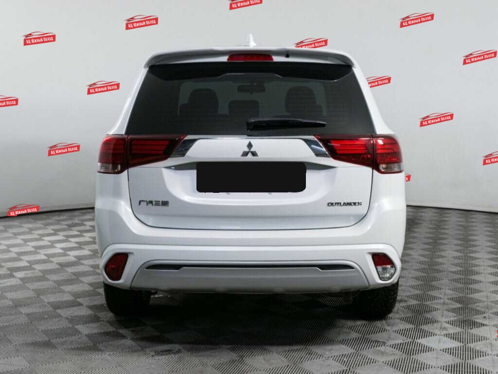 Купить Mitsubishi Outlander с пробегом. Фото: #4