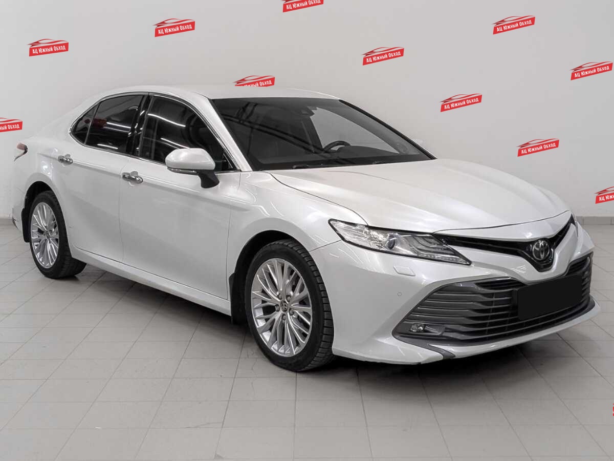 Купить Toyota Camry с пробегом. Фото: #2