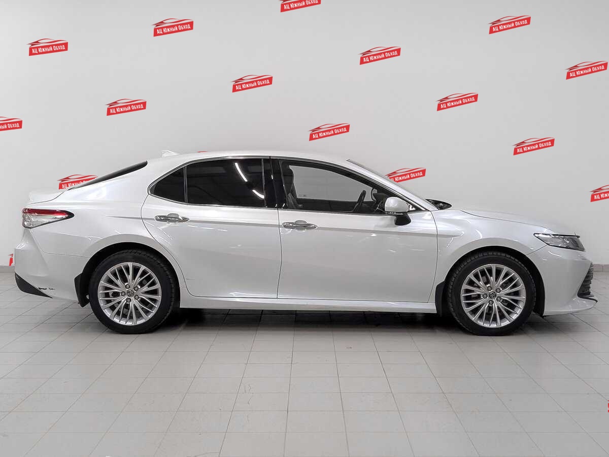 Купить Toyota Camry с пробегом. Фото: #3
