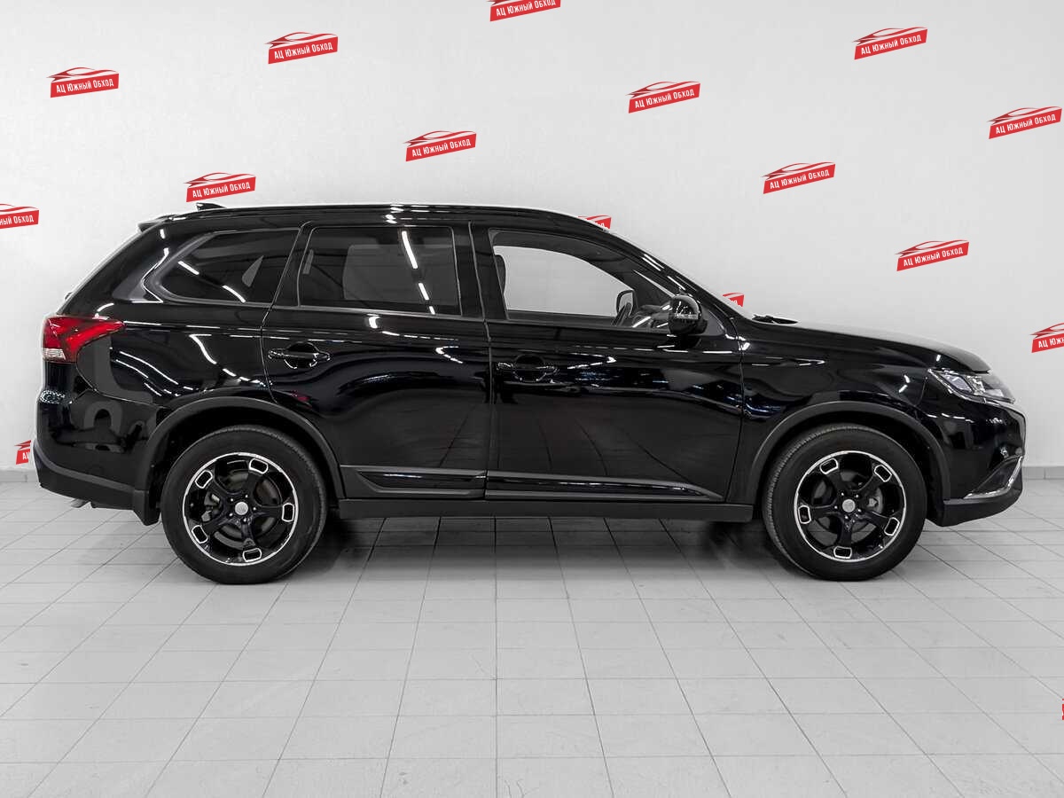 Купить Mitsubishi Outlander с пробегом. Фото: #3