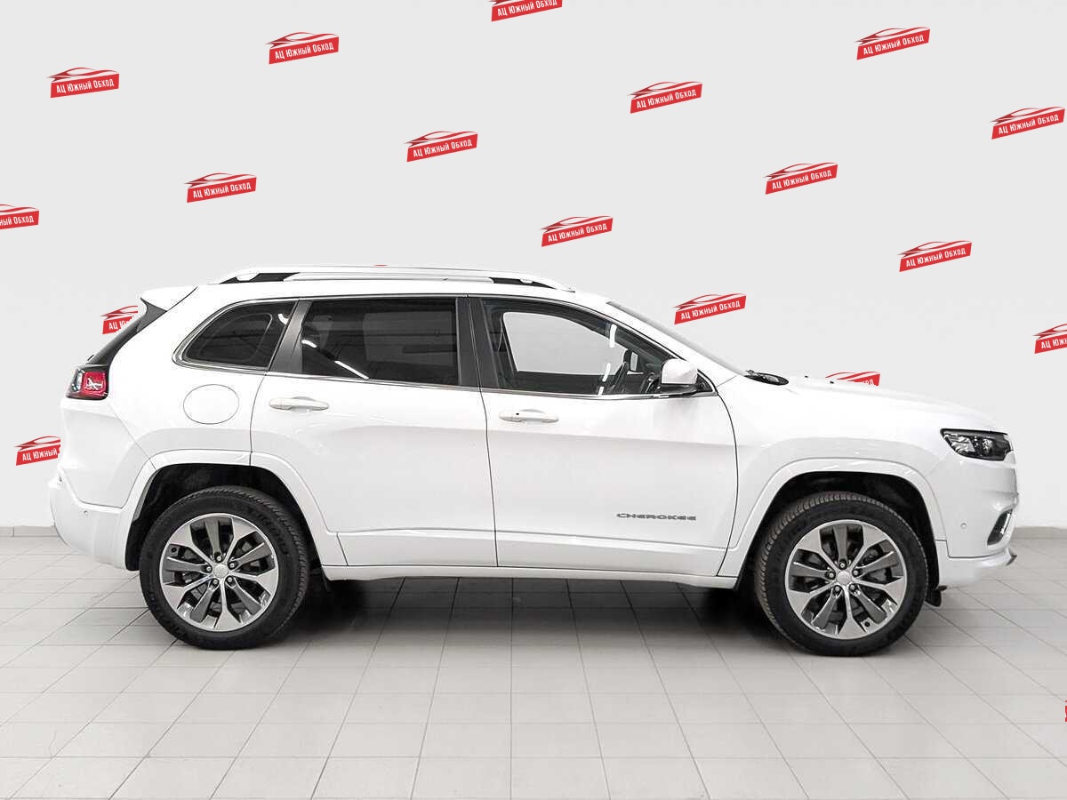 Купить Jeep Cherokee с пробегом. Фото: #3