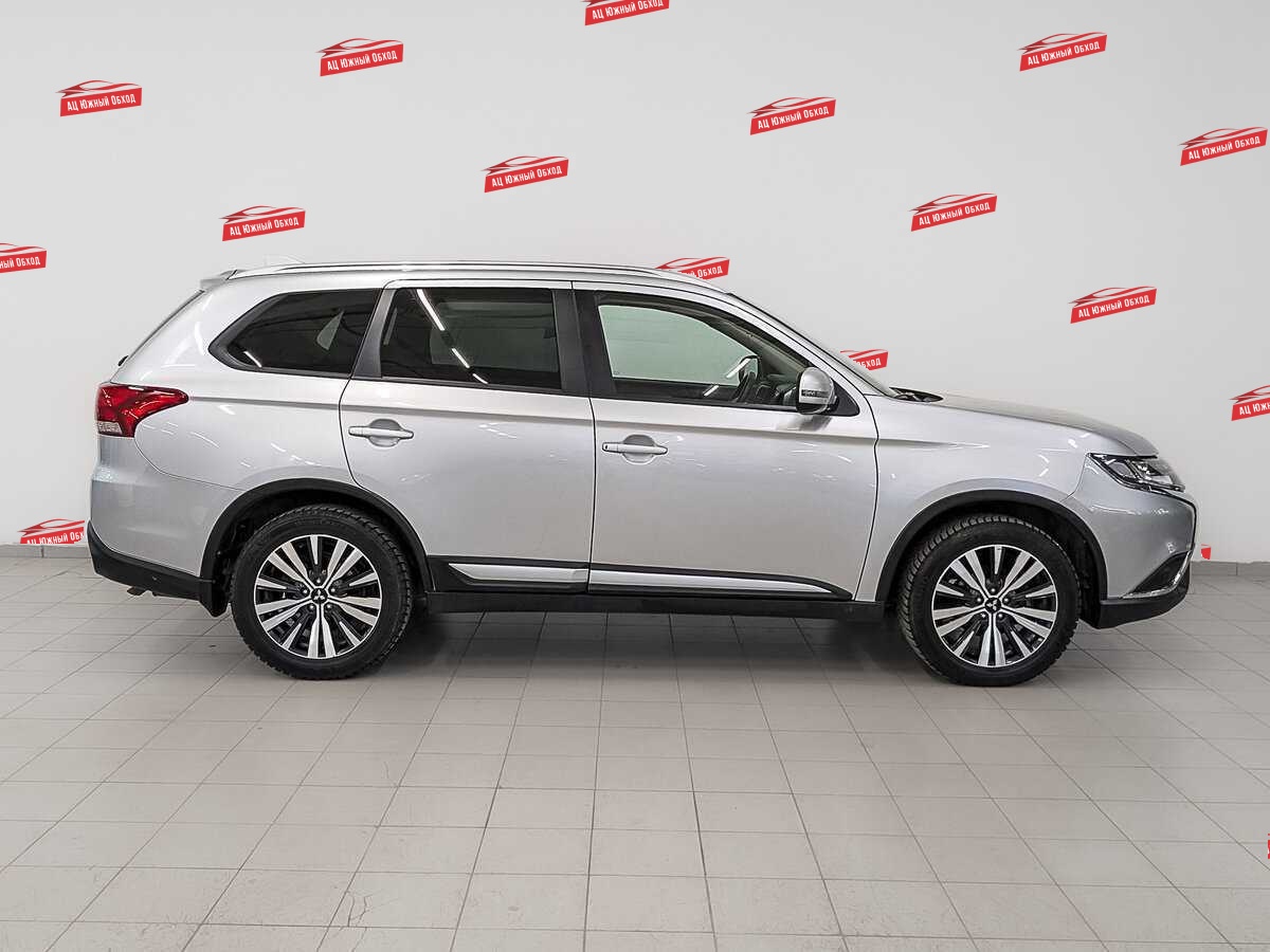 Купить Mitsubishi Outlander с пробегом. Фото: #3