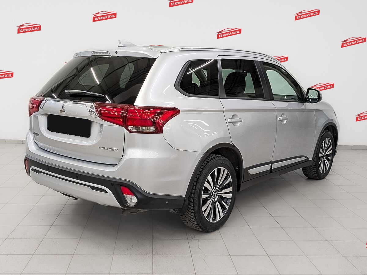 Купить Mitsubishi Outlander с пробегом. Фото: #4