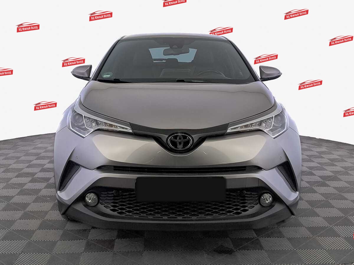 Купить Toyota C-HR с пробегом. Фото: #1