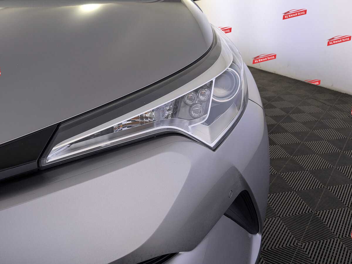 Купить Toyota C-HR с пробегом. Фото: #10