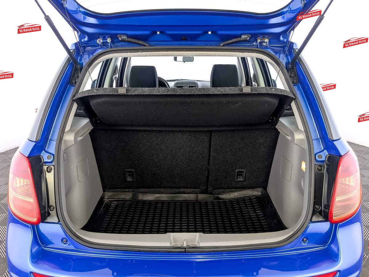 Купить Suzuki SX4 с пробегом. Фото: #9