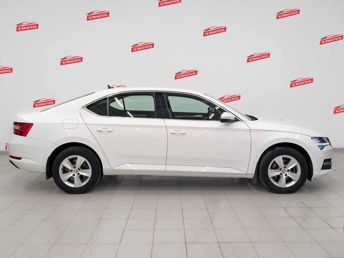 Купить Skoda Superb с пробегом. Фото: #4